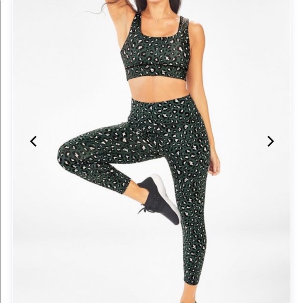 Fabletics leopard set! high-waisted 7/8 legging & reversible impact sports bra